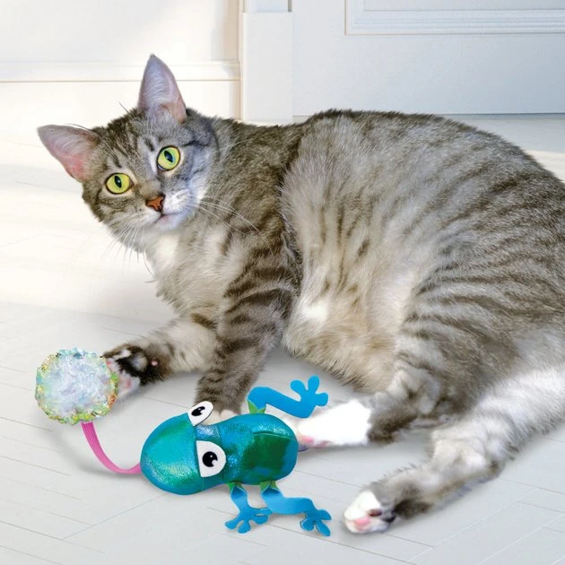 KONG Flingaroo Frog Cat Toy 5 KONG Flingaroo Frog Cat Toy - Image 3