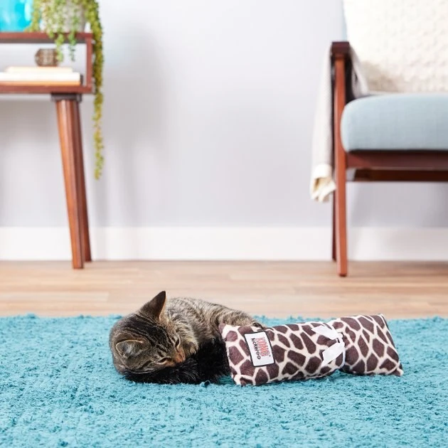 KONG Kickeroo Giraffe Pattern Cat Toy 5 KONG Kickeroo Giraffe Pattern Cat Toy - Image 3